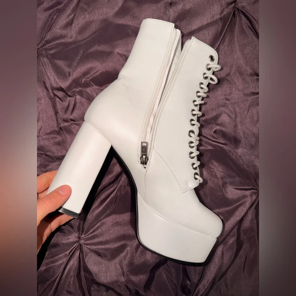 Dolls Kill Lamoda White Serenity Ankle Boots - Picture 4 of 7